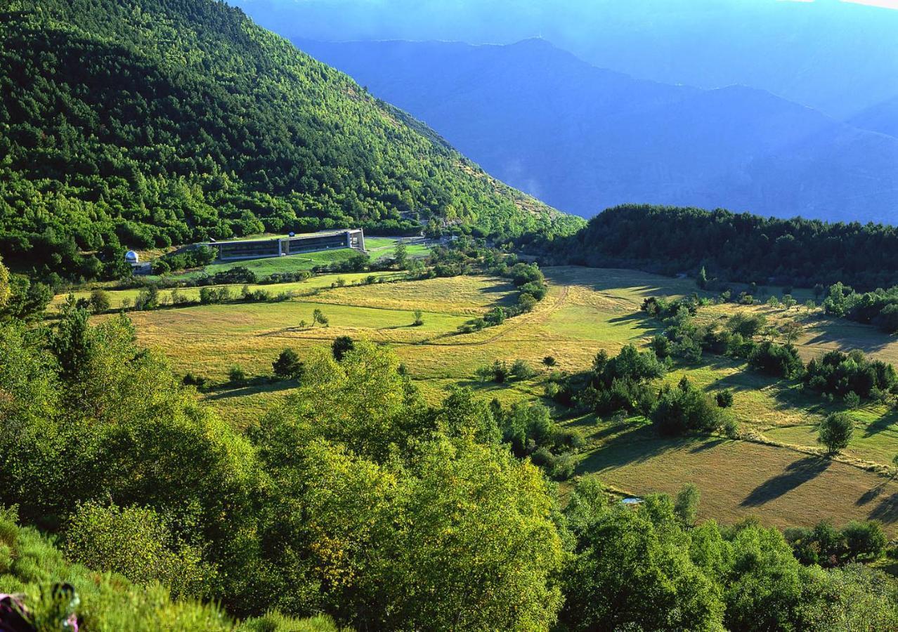 Monnatura Pirineus Son Del Pi Bagian luar foto