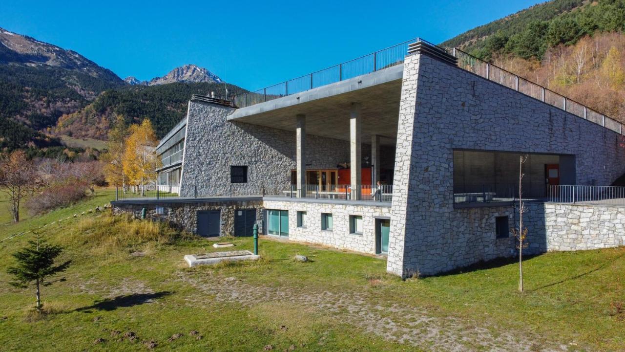 Monnatura Pirineus Son Del Pi Bagian luar foto