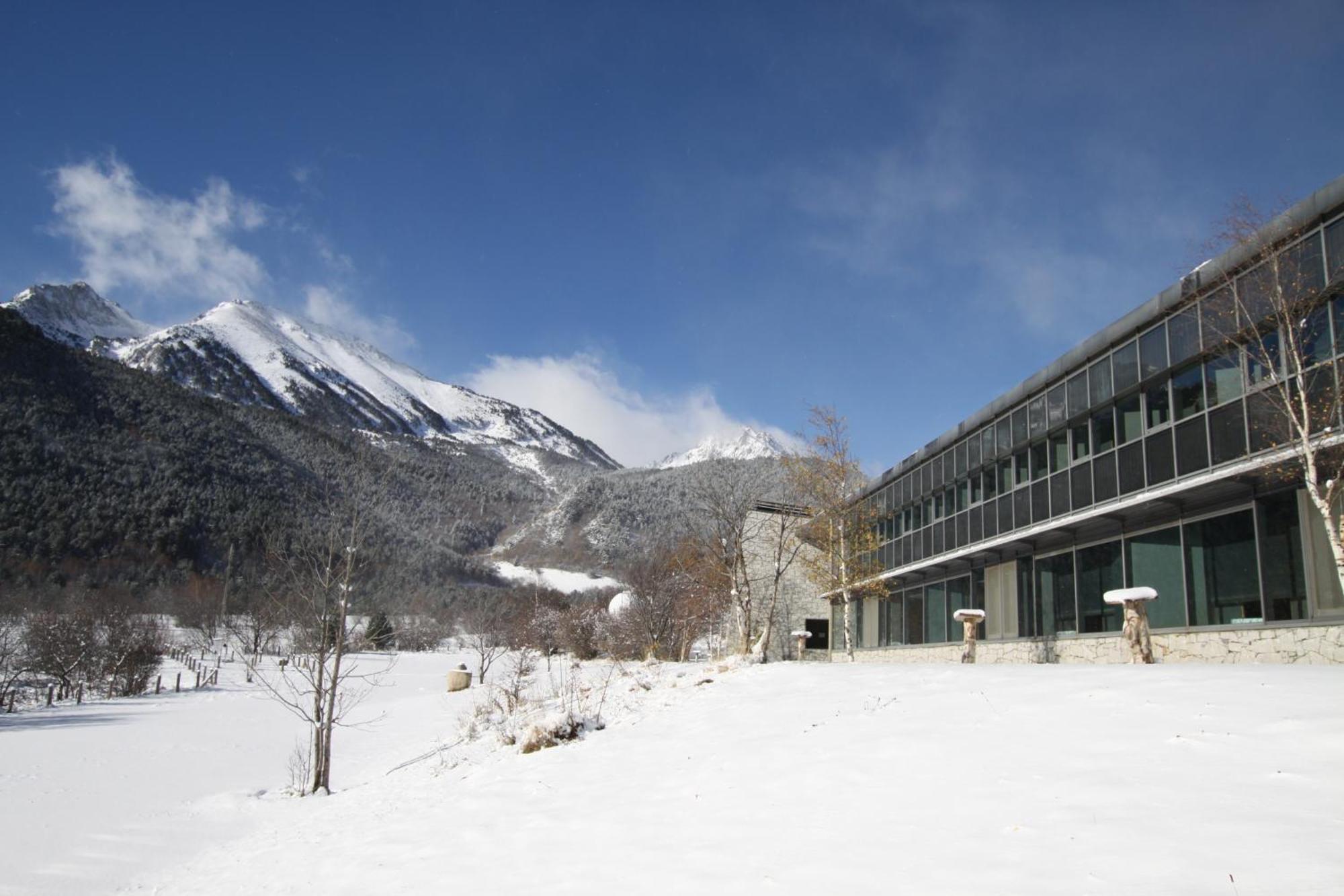 Monnatura Pirineus Son Del Pi Bagian luar foto